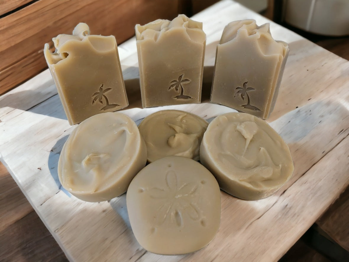 Aleppo bar soap is a natural, handcrafted soap that is also known as Ghar soap, Savon d'Alep or Alep Soap. In this modern 'twisted' handmade version, we've a few more natural ingredients to amp up the dreaminess of this ancient natural soap. CSS Twisted Aleppo handcrafted soap has been cured for a minimum of 9 months. As it cures, the exterior of the soap takes on a lovely golden hue while the interior retains a lovely green from the olive oil.