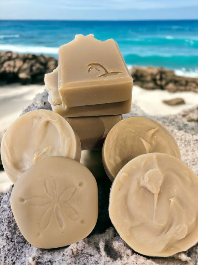 Aleppo bar soap is a natural, handcrafted soap that is also known as Ghar soap, Savon d'Alep or Alep Soap. In this modern 'twisted' handmade version, we've a few more natural ingredients to amp up the dreaminess of this ancient natural soap. CSS Twisted Aleppo handcrafted soap has been cured for a minimum of 9 months. As it cures, the exterior of the soap takes on a lovely golden hue while the interior retains a lovely green from the olive oil.