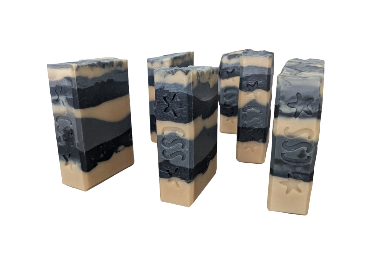 Experience the cozy comfort of a mountain cabin on a crisp day with this bar soap featuring a flannel* fragrance inspired bythe BBW® fragrance of the same name. Lovingly crafted with layers of blue and cream that add to the rustic ambiance, turning every shower into a rustic getaway.  This is a must do.  It'll kick up your skin care and sensory game!!