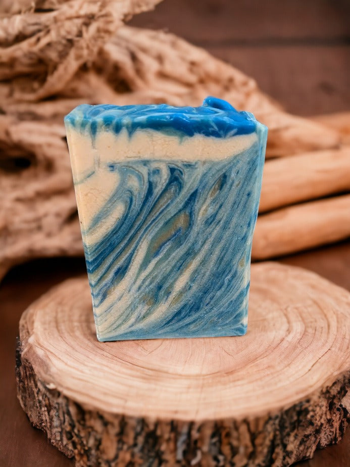 This 'true soap' bar has a DIVINE fragrance and features a stunning design of blue and white swirls with veins of gold. No two bars of soap look the same. The soap smells amazing, just like Amazing Grace* perfume by Philosophy. It has a blend of citrus, floral and woody notes.