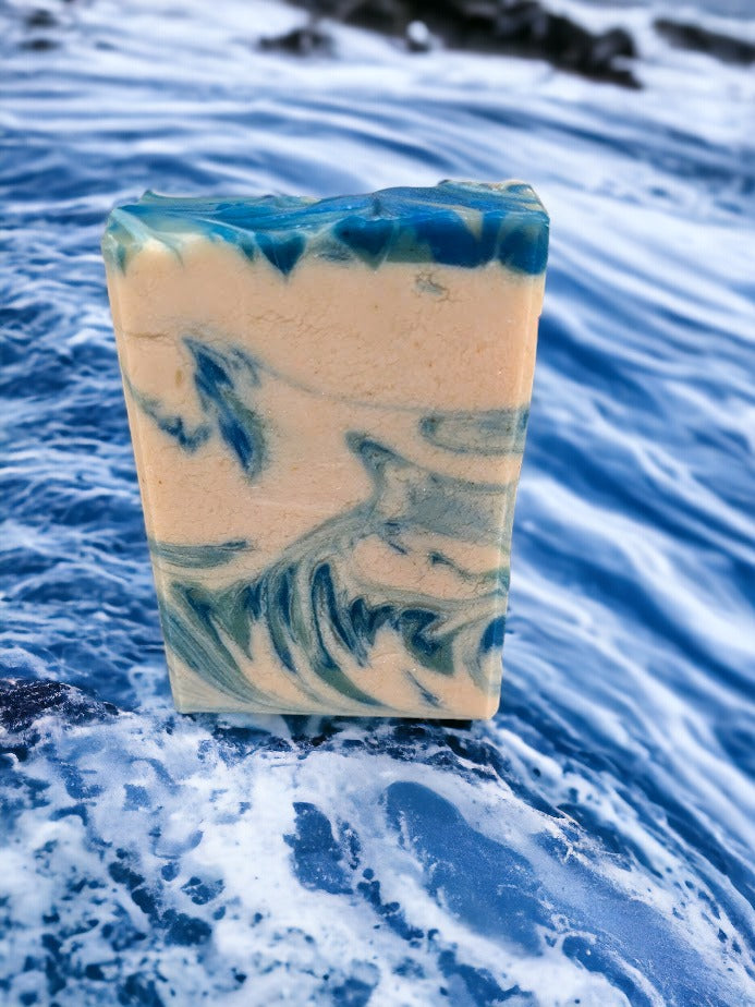 This handmade 'true soap' has a DIVINE fragrance and features a stunning design of blue and white swirls with veins of gold. No two bars of soap look the same. The soap smells amazing, just like Amazing Grace* perfume by Philosophy. It has a blend of citrus, floral and woody notes.